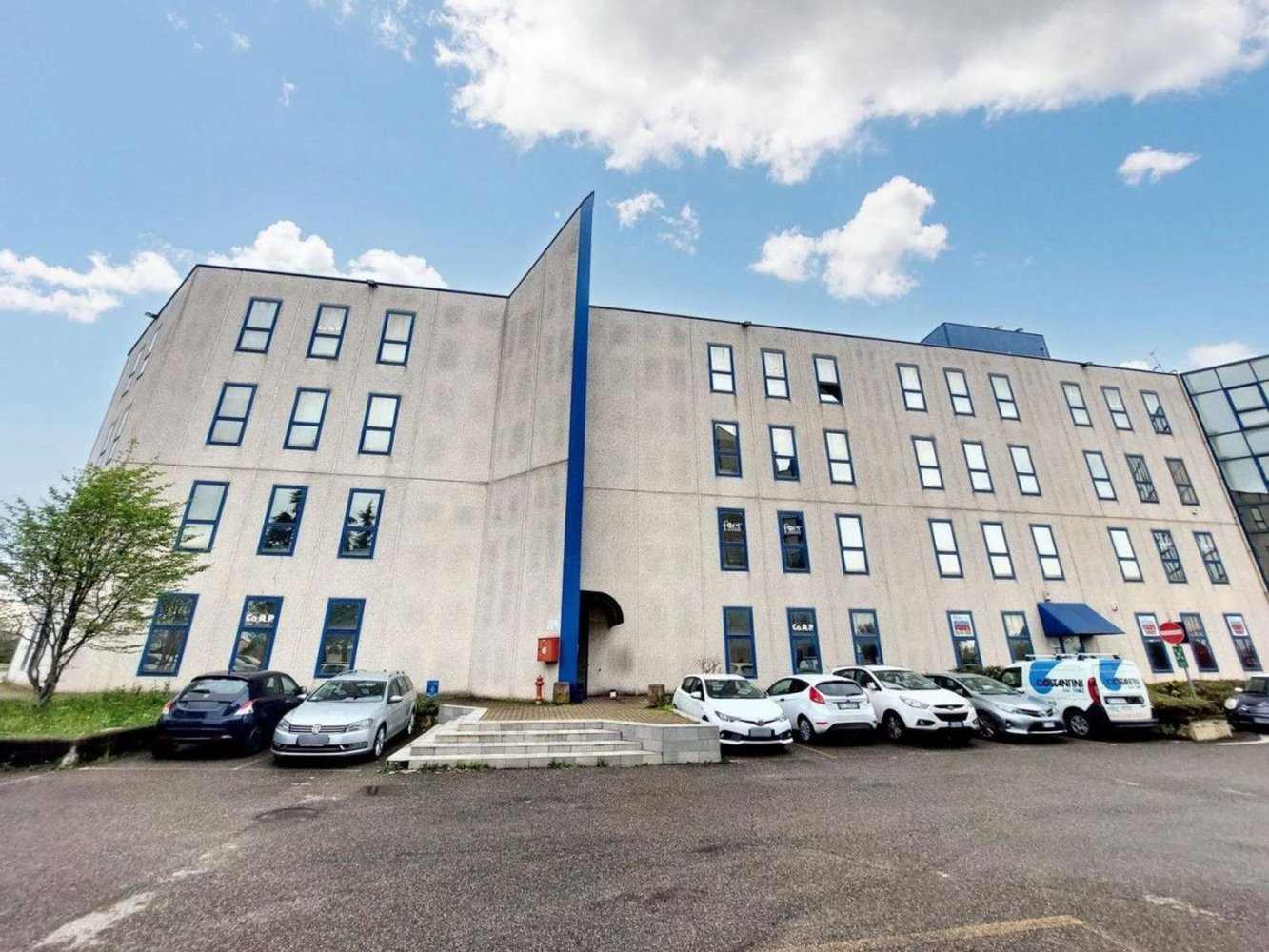 Büro in Piacenza, Italy 1655m², Nr. 374948