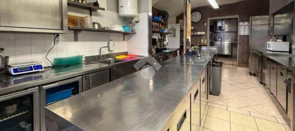 Propiedad comercial de 3 habitaciónes en Salò, Italy No. 293759 13