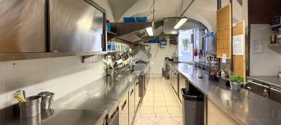 Propiedad comercial de 3 habitaciónes en Salò, Italy No. 293759 25