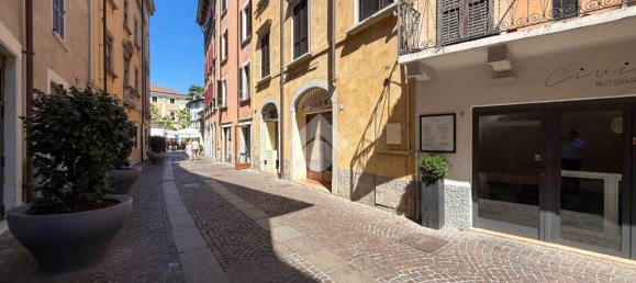 Propiedad comercial de 3 habitaciónes en Salò, Italy No. 293759 6