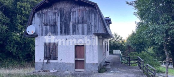 4 bedrooms House in Tizzano Val Parma, Italy No. 314864 2