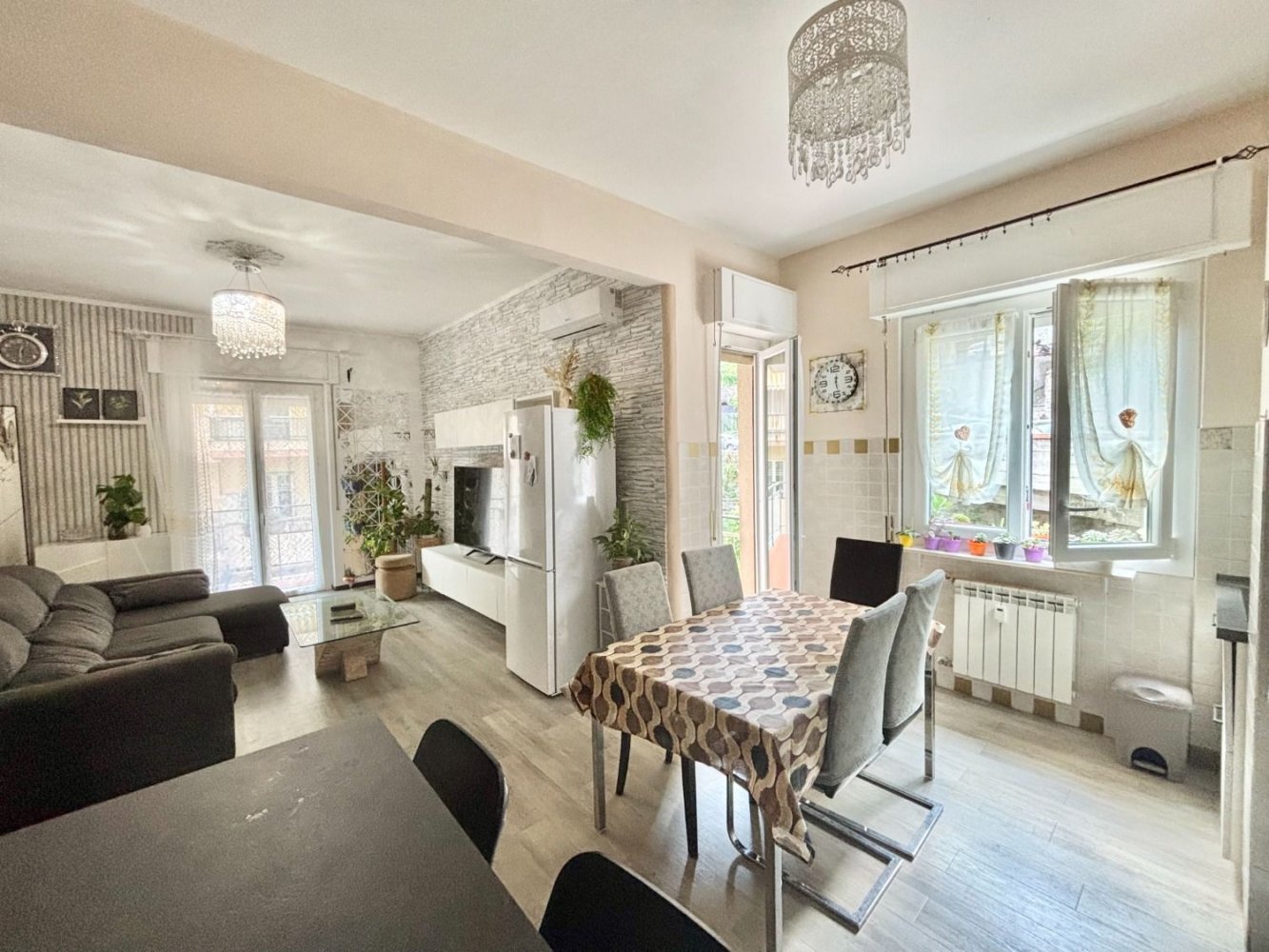 3-salle Appartement à Genoa, Italy No. 282424