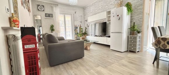 3-salle Appartement à Genoa, Italy No. 282424 8