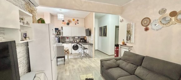 3-salle Appartement à Genoa, Italy No. 282424 7