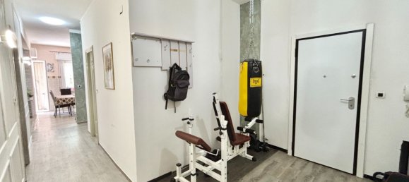 3-salle Appartement à Genoa, Italy No. 282424 28