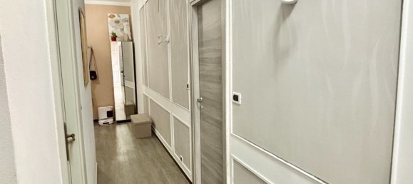 3-salle Appartement à Genoa, Italy No. 282424 27