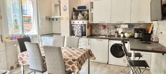 3-salle Appartement à Genoa, Italy No. 282424 9