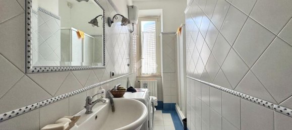 3 rooms Apartment in Viterbo, Italy No. 303793 13