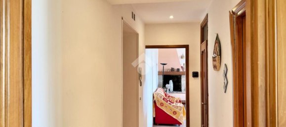 3 rooms Apartment in Viterbo, Italy No. 303793 4