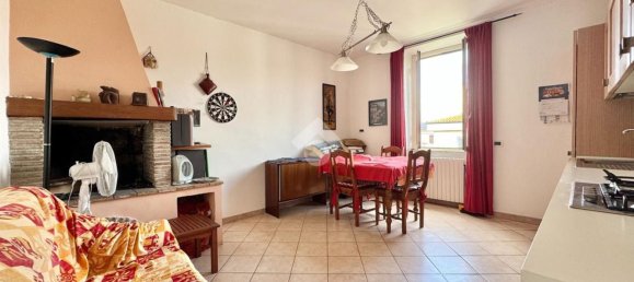 3 rooms Apartment in Viterbo, Italy No. 303793 6