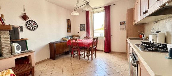 3 rooms Apartment in Viterbo, Italy No. 303793 8