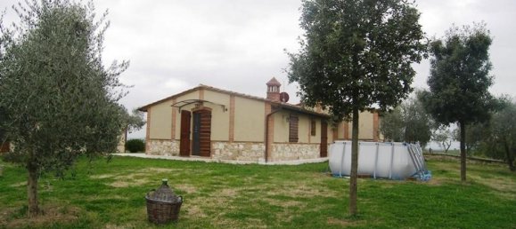 Studio in Asciano, Italy No. 1487 7