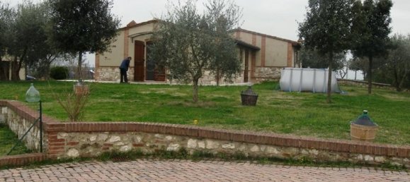 Studio in Asciano, Italy No. 1487 9