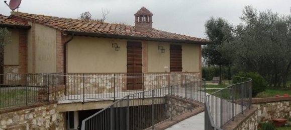 Studio in Asciano, Italy No. 1487 3