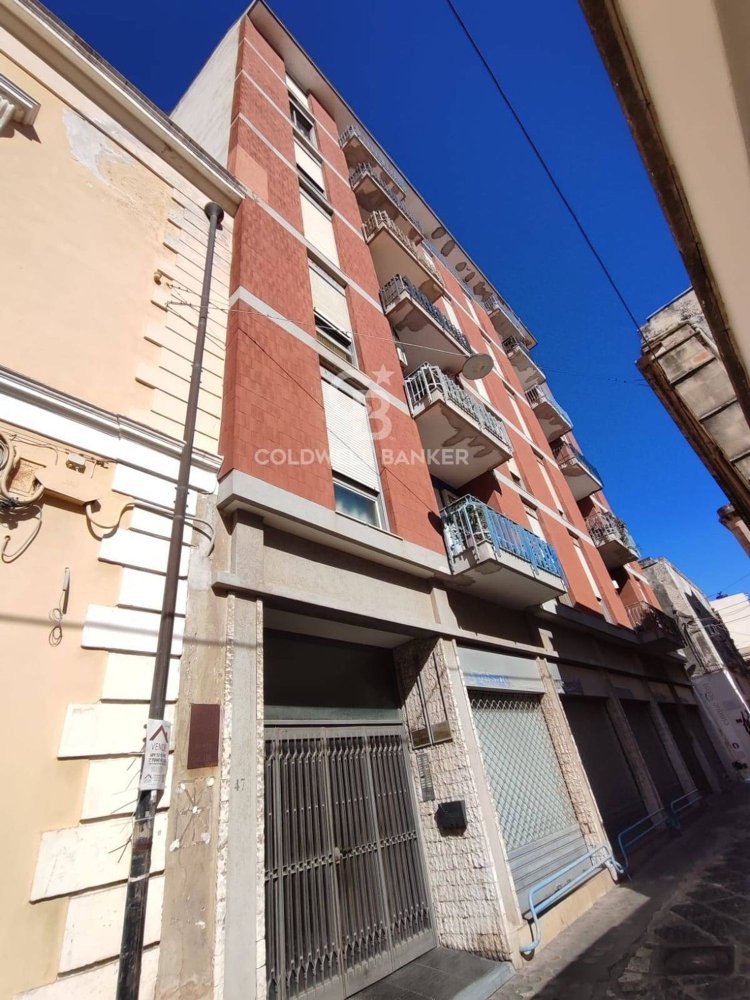 4 rooms Apartment in Brindisi, Italy No. 295427