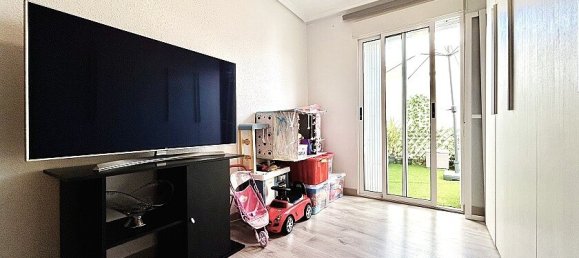 Apartamento de 4 dormitorios en Nueva Torrevieja, Spain No. 287187 19