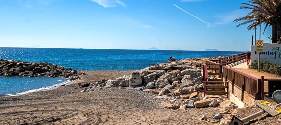 Apartamento de 2 dormitorios en Marbella, Spain No. 94022 8