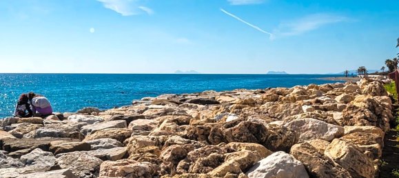 Apartamento de 2 dormitorios en Marbella, Spain No. 94022 16