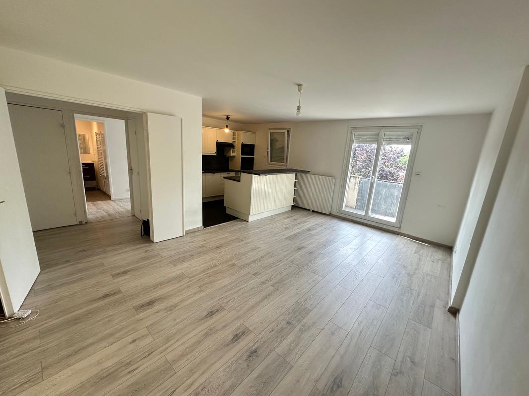 2 غرف نوم شقة في Evry, France رقم 174080