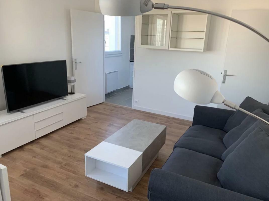 Studio in Paris, France No. 285116