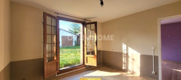 3 bedrooms House in La Chapelle-Hugon, France No. 230028 9