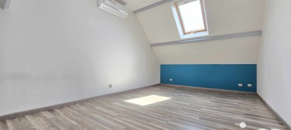 4 bedrooms House in Checy, France No. 64304 16