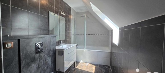 4 bedrooms House in Checy, France No. 64304 13