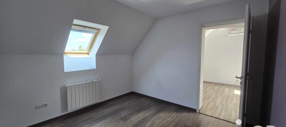 4 bedrooms House in Checy, France No. 64304 14