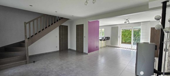 4 bedrooms House in Checy, France No. 64304 17