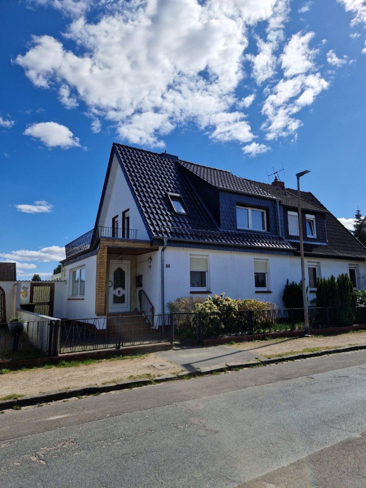 3 bedrooms Townhouse in Celle, Germany No. 240534