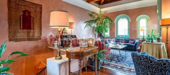 3 bedrooms Villa in Milan, Italy No. 376716 4