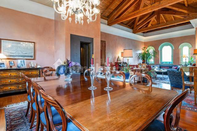 3 bedrooms Villa in Milan, Italy No. 376716