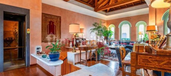 3 bedrooms Villa in Milan, Italy No. 376716 3