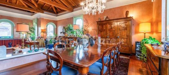 3 bedrooms Villa in Milan, Italy No. 376716 2