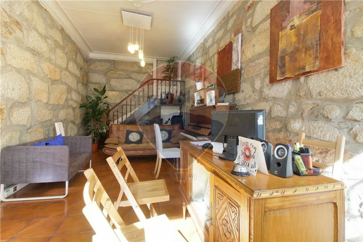 7 bedrooms Building in Porto, Portugal No. 209843