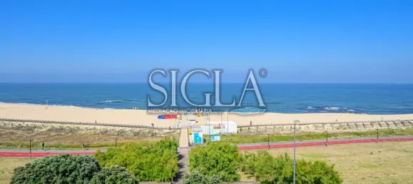 Apartamento de 4 dormitorios en Vila Nova de Gaia, Portugal No. 143817 3