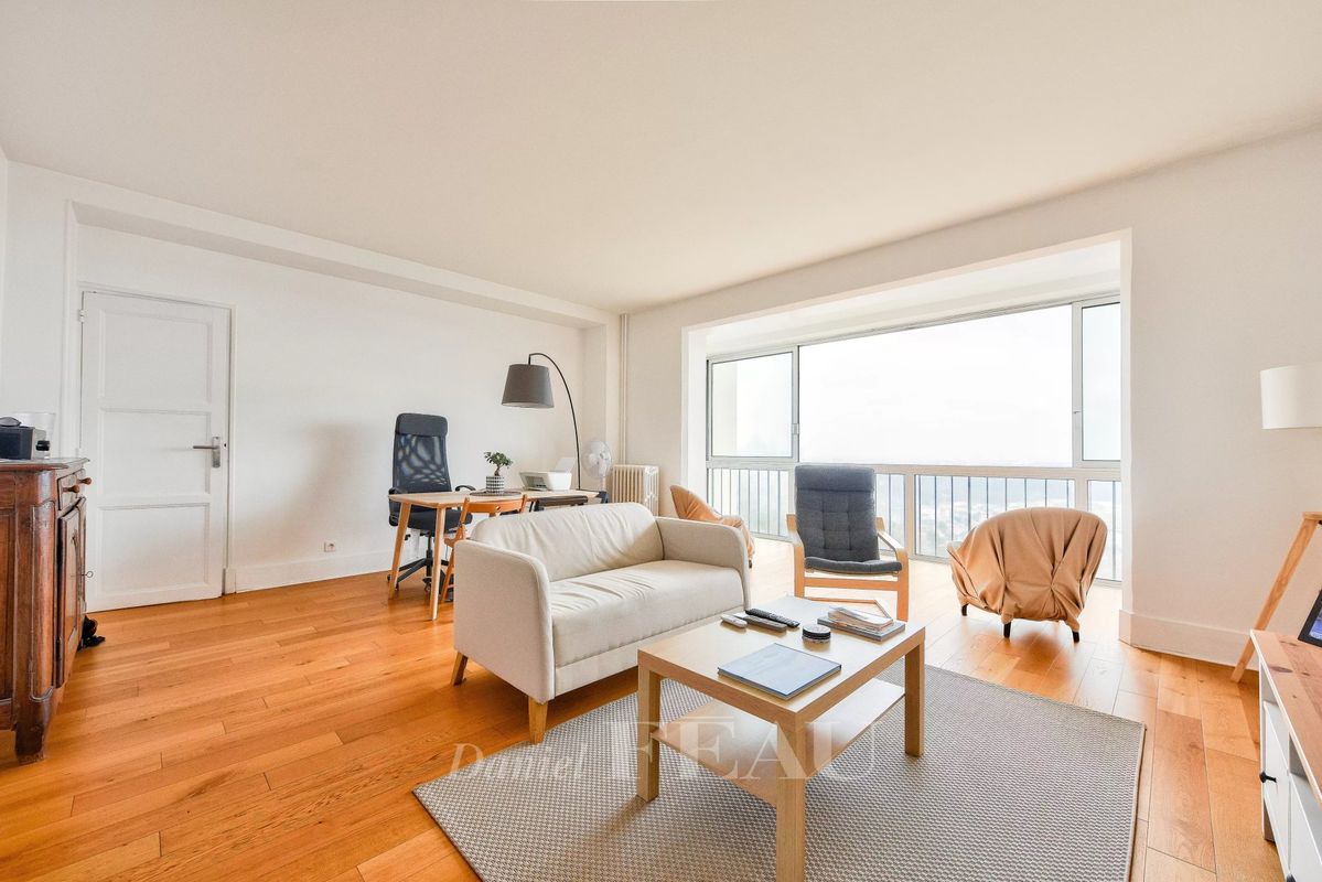 3 bedrooms Apartment in Saint-Cloud, France No. 139433