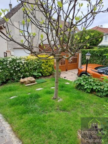 Casa de 3 dormitorios en Neuilly-Plaisance, France No. 150877