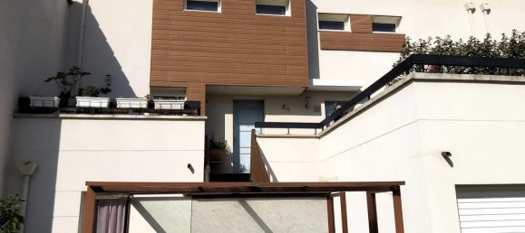 2 bedrooms Duplex in Chelles, France No. 172457 3