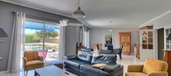 4 bedrooms House in Deux-Sevres, France No. 308967 2