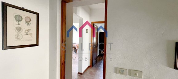 2 bedrooms Apartment in Barga, Italy No. 189407 2