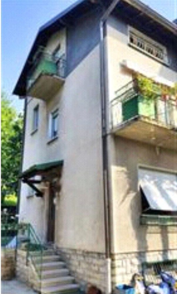 3 rooms Apartment in Como, Italy No. 170961