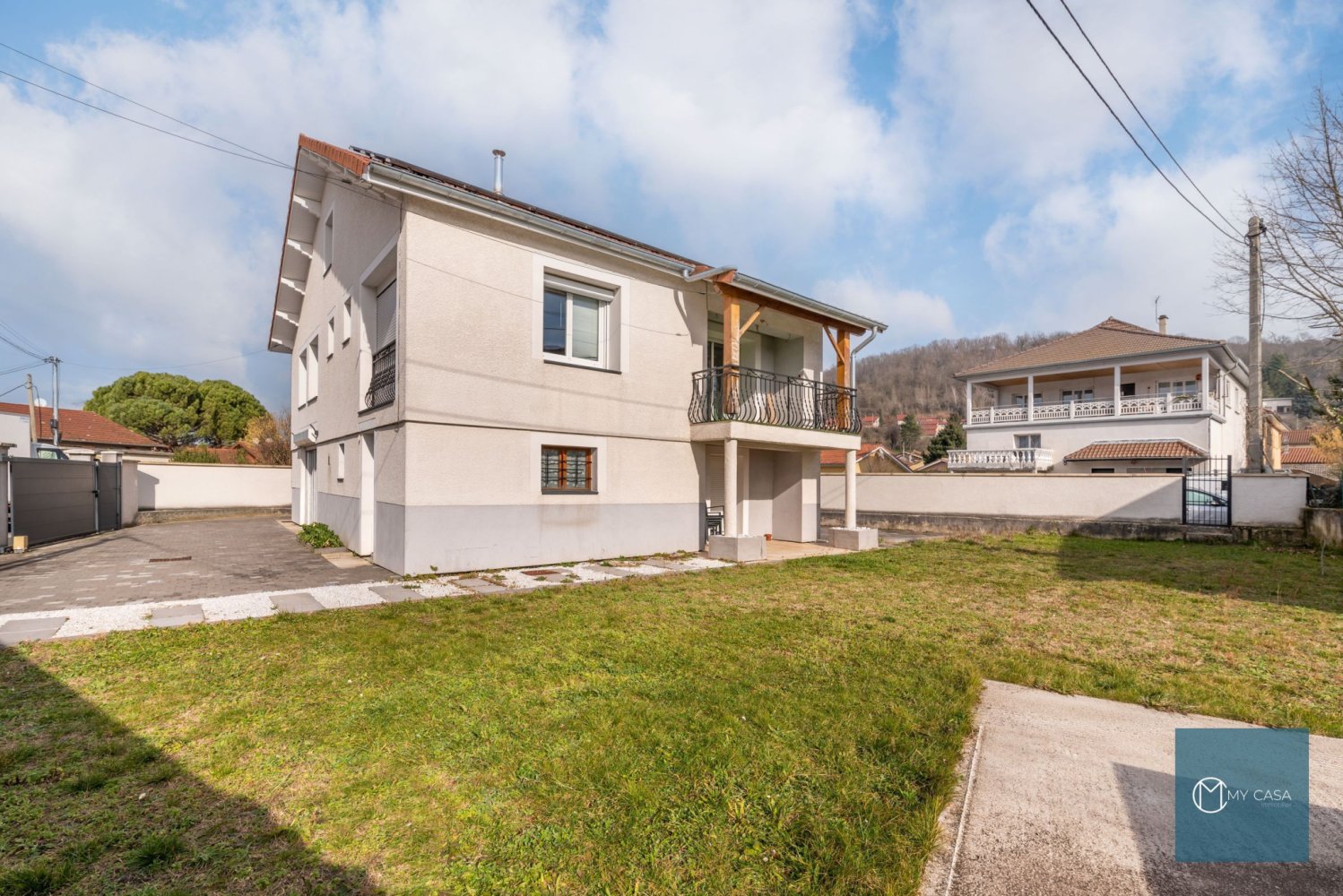 Casa de 6 dormitorios en Bourgoin-Jallieu, France No. 190246