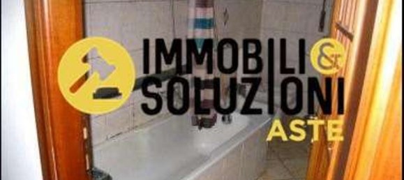 3 rooms Apartment in Venegono Superiore, Italy No. 97914 8