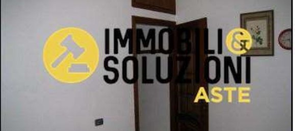 3 rooms Apartment in Venegono Superiore, Italy No. 97914 12