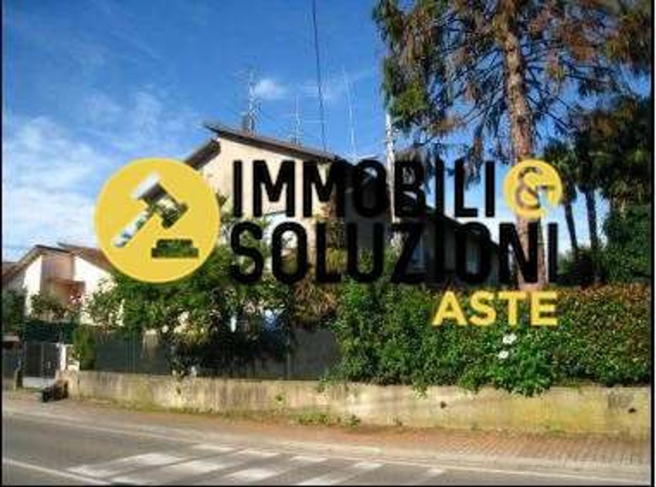 3 rooms Apartment in Venegono Superiore, Italy No. 97914