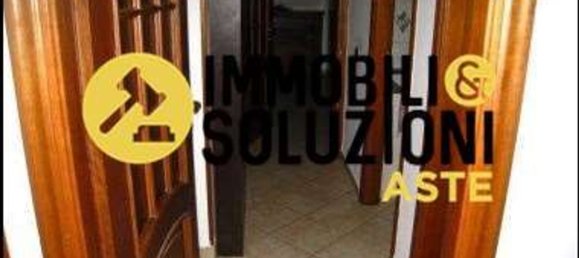 3 rooms Apartment in Venegono Superiore, Italy No. 97914 5