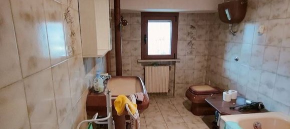 4 rooms Apartment in Campobasso, Italy No. 200092 17