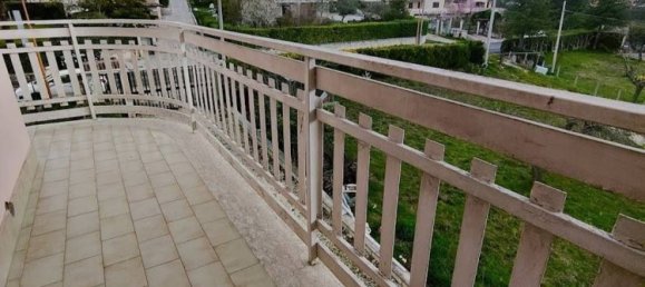 4 rooms Apartment in Campobasso, Italy No. 200092 5