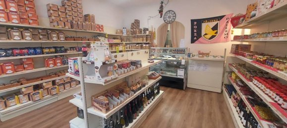 53m² Commercial property in Ferrara, Italy No. 310595 6